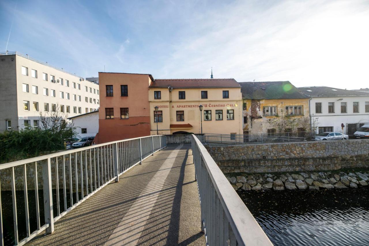 Hotel & Apartments U Cerneho Orla Trebic Exterior foto