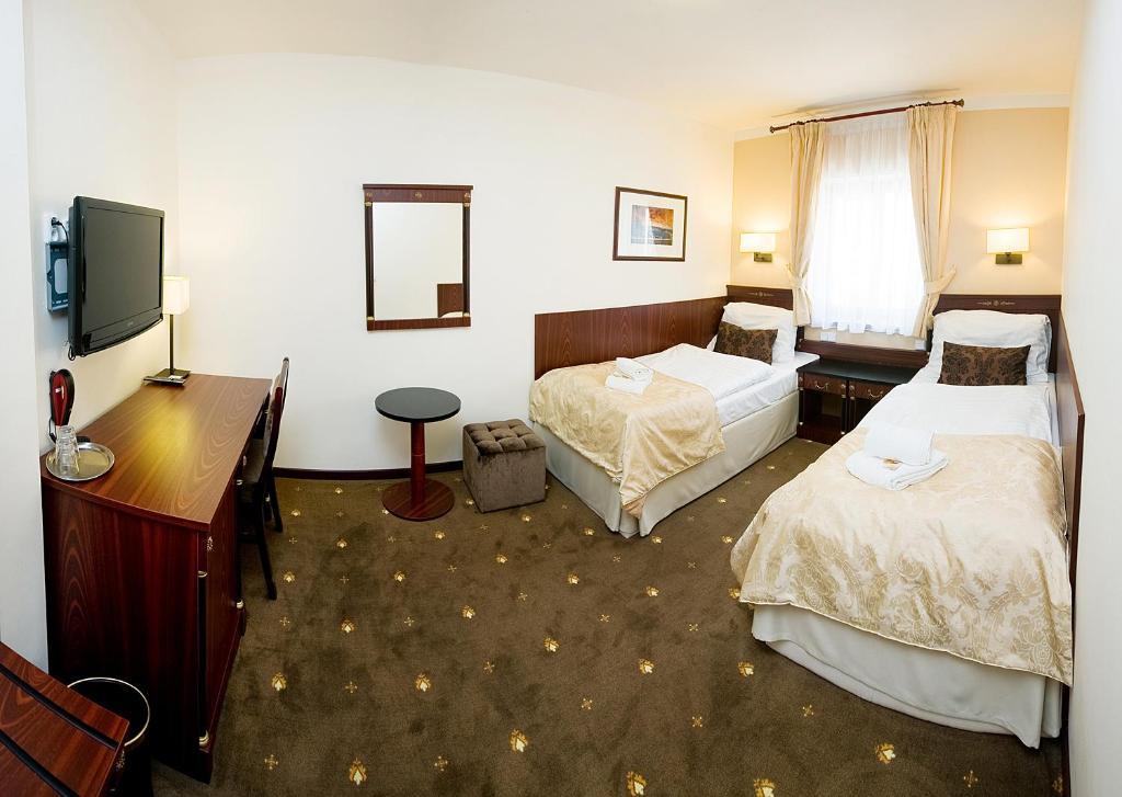 Hotel & Apartments U Cerneho Orla Trebic Quarto foto