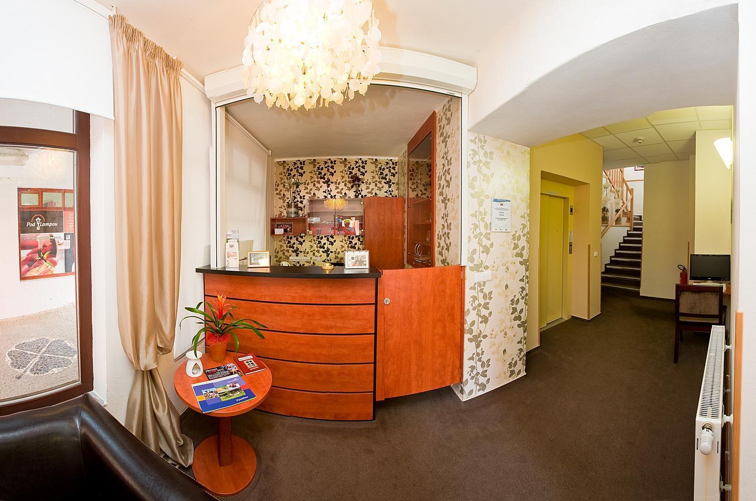 Hotel & Apartments U Cerneho Orla Trebic Exterior foto